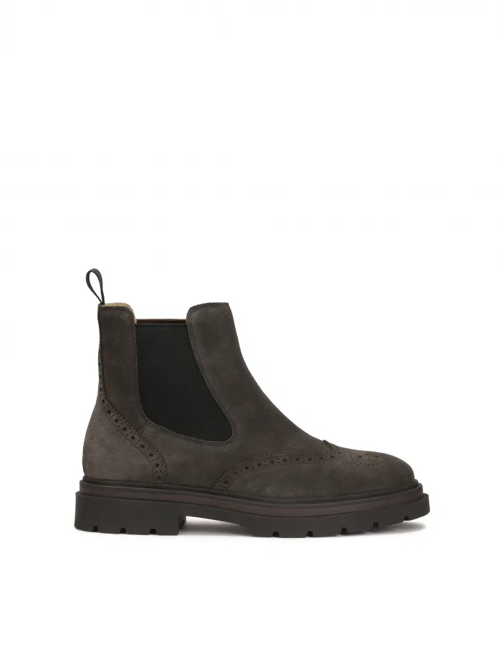 Bottes Chelsea en daim marron avec ornementation