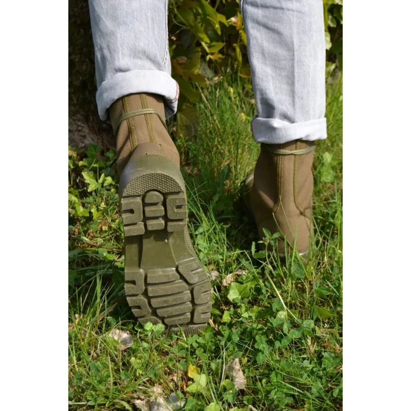 chaussure de brousse vert armée