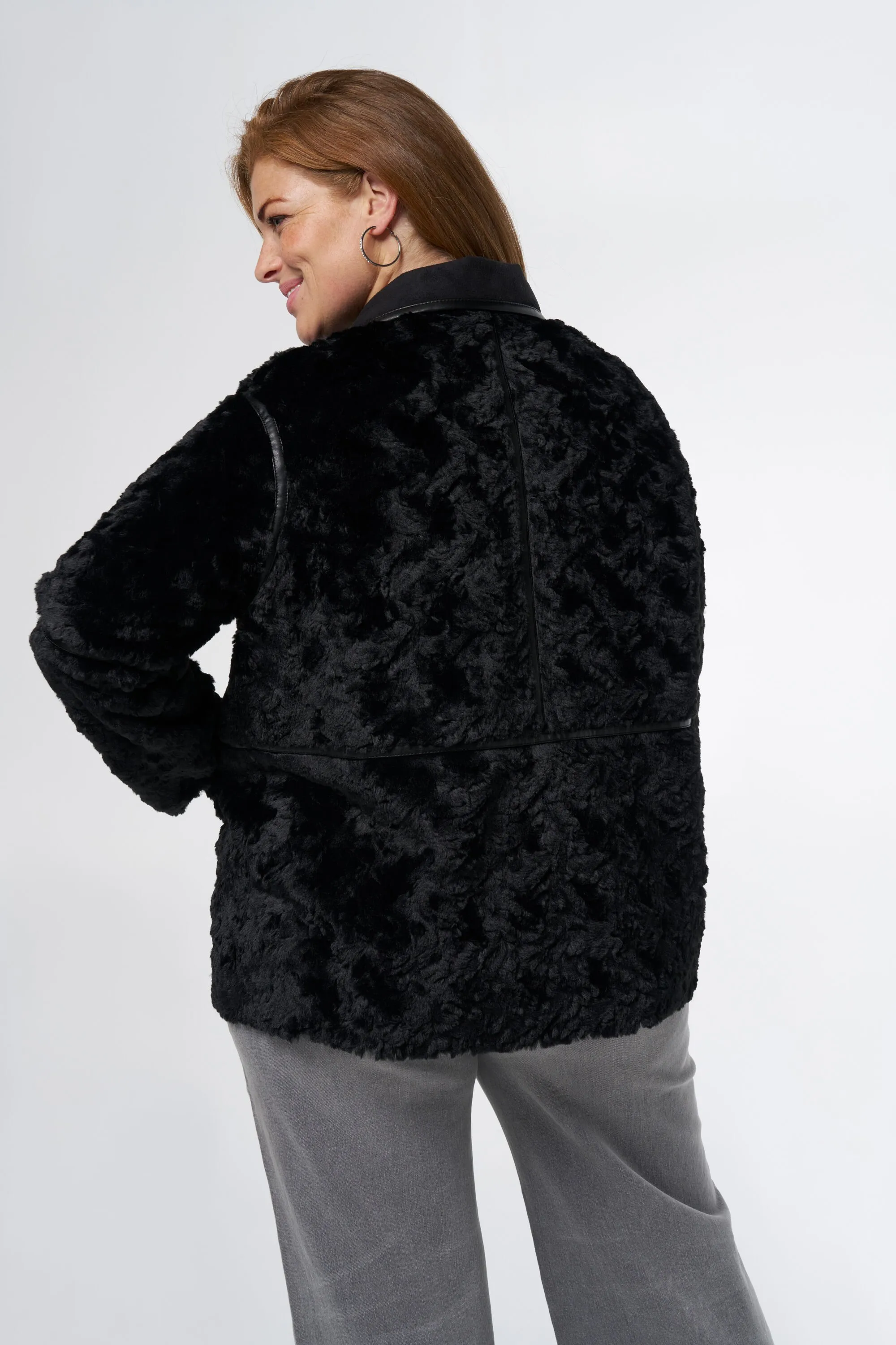 Manteau en fausse fourrure