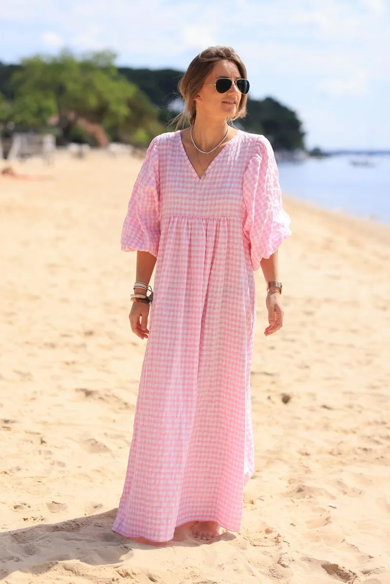 Robe longue motifs carreaux vichy rose grandes manches ballons
