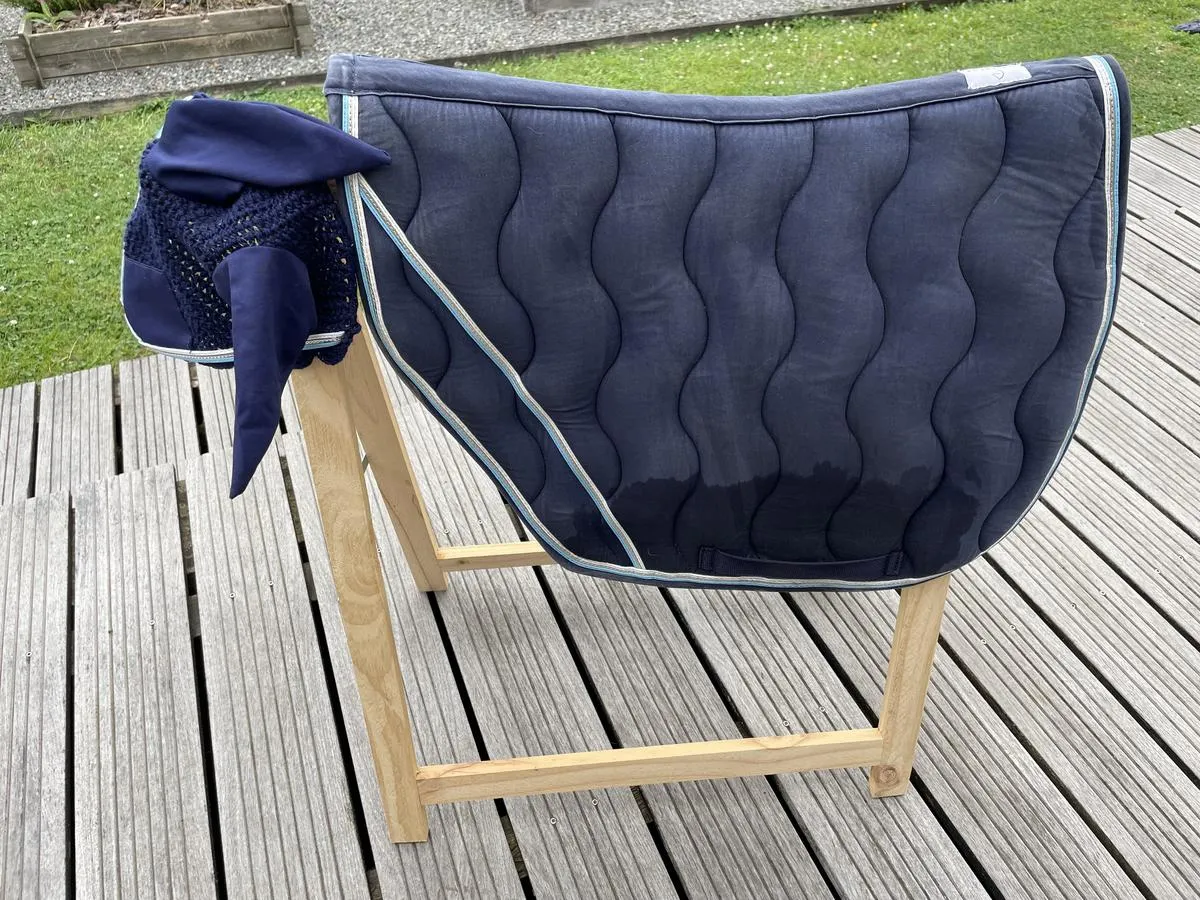 Tapis et bonnet de concours